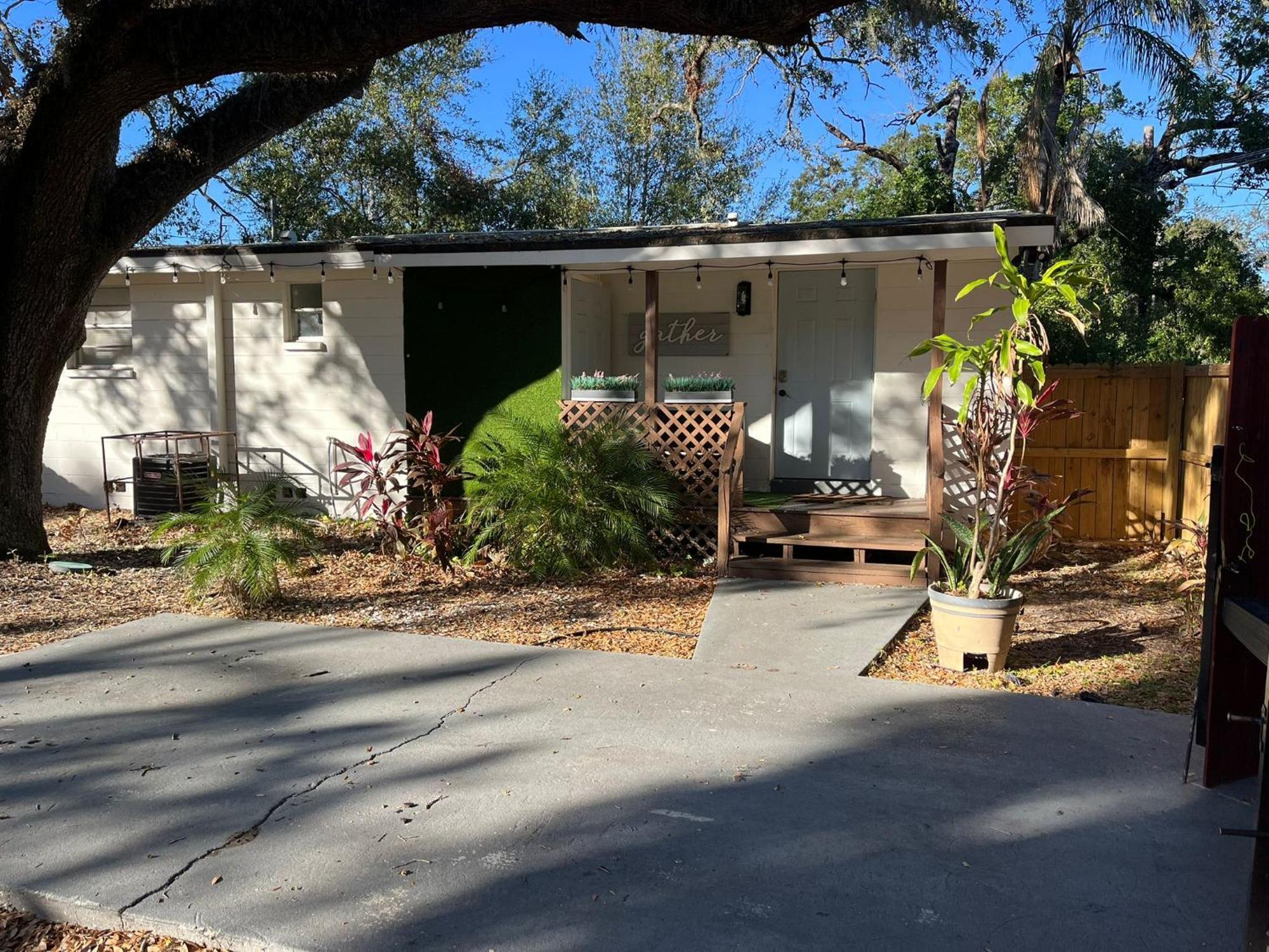 Cozy Home In Tampa Near Ybor & Busch Gardens エクステリア 写真